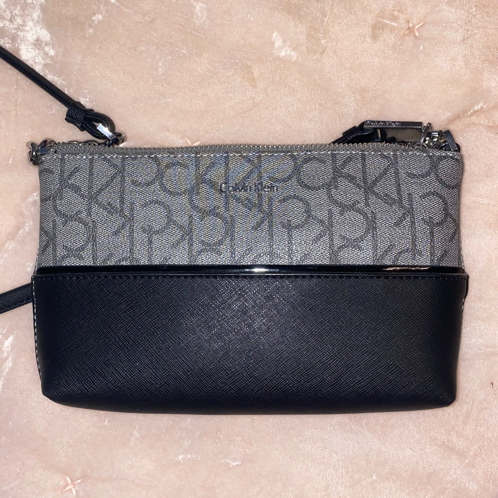 Small Calvin Klein crossbody purse